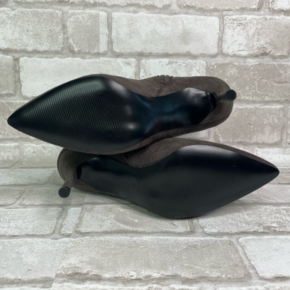 NWT NIB Nine West Cadence Grey Suede Booties - Picture 9 of 14